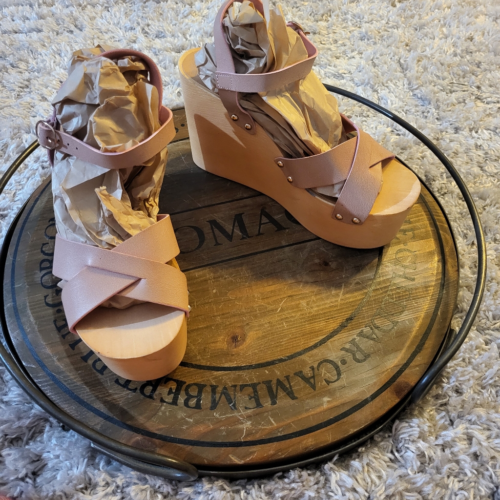 Madden Girl Blush Nude Patform Heels Sz 8.5d